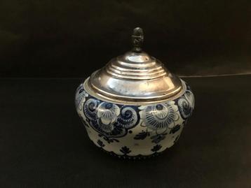 Delfts Blauw Suikerpot met zilverkleurig Deksel beschikbaar voor biedingen