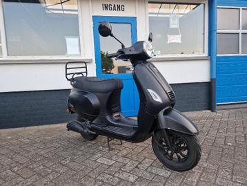 SCHADE : GTS toscane , start en loopt goed schade scooter beschikbaar voor biedingen