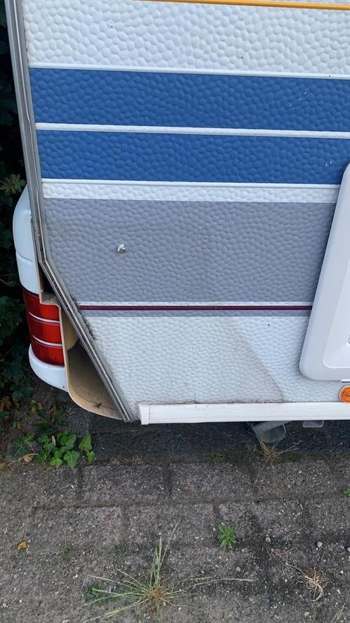 GEZOCHT: onderdeel rechterzijbumper HOBBY 1996, Caravans en Kamperen, Caravan accessoires, Zo goed als nieuw, Ophalen of Verzenden