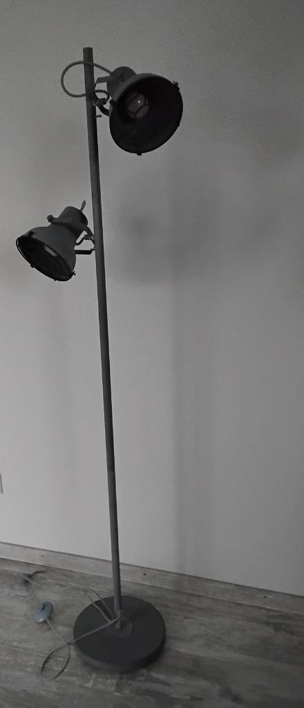 Beton look lampen, Huis en Inrichting, Lampen | Hanglampen, Zo goed als nieuw, 50 tot 75 cm, Overige materialen, Ophalen