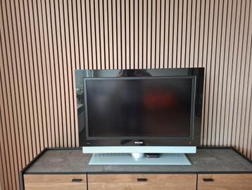 Philips LCD televisie met AMBI Light.  beschikbaar voor biedingen