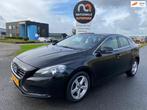 Volvo V40 2015 * 2.0 D2 Momentum * ELEC. RAMEN * CLIMA * LMV, Voorwielaandrijving, Gebruikt, Euro 6, 4 cilinders