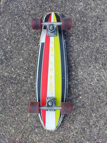 Longboard skateboard  beschikbaar voor biedingen