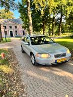 Volvo V70 2.4 140PK AUT 2004 Grijs APK 22.10.2026 €.3.450, Auto's, 1800 kg, Zwart, Leder en Stof, Particulier