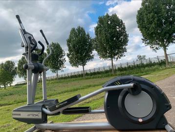 STEX 8020EX CROSS TRAINER MET LCD scherm beschikbaar voor biedingen