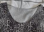 2 tops beige en grijs met panterprint, Ophalen of Verzenden, Zo goed als nieuw, Maat 42/44 (L), Beige