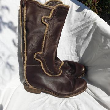 Gave hoge bruine leren laarzen. Mt 38. Merk Timberland beschikbaar voor biedingen