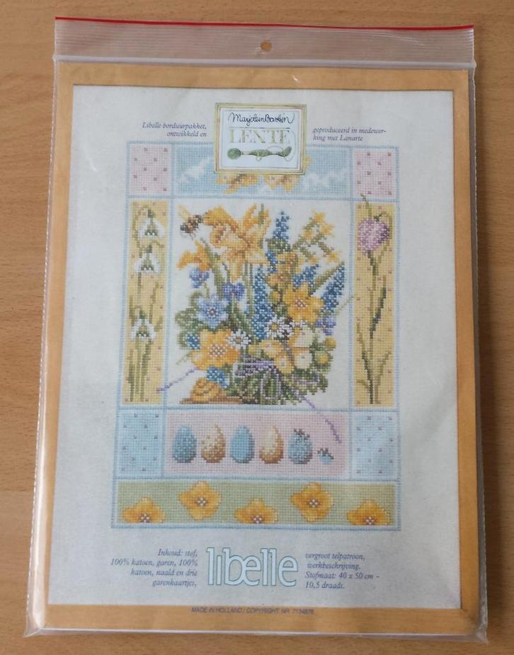 Marjolein Bastin - Lente Patroon + rest zijde - Libelle, Hobby en Vrije tijd, Borduren en Borduurmachines, Gebruikt, Patroon, Handborduren