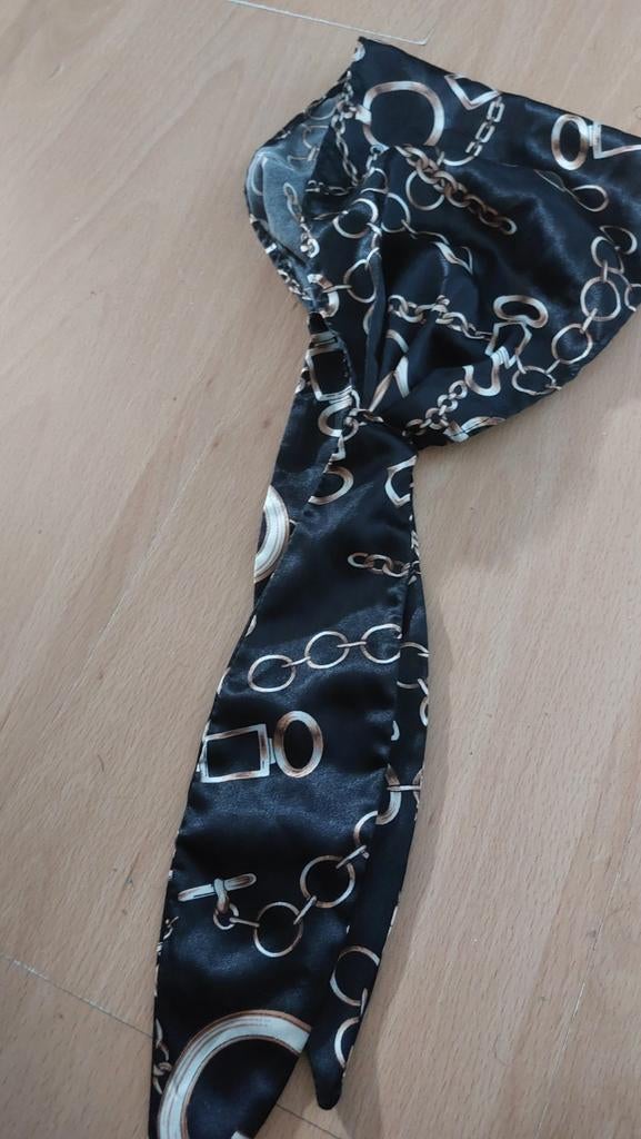 Te koop hoofddoek, Kleding | Dames, Mutsen, Sjaals en Handschoenen, Ophalen of Verzenden, Zo goed als nieuw, Sjaal