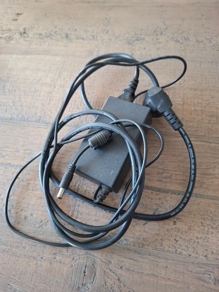 Linearity 12V adapter 4A voeding universeel tv box / router, Ophalen of Verzenden, Gebruikt