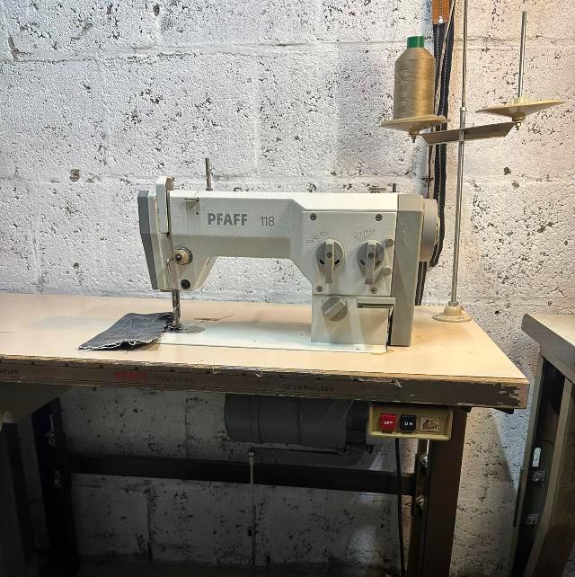 Pfaff 118 industriële naaimachine, Hobby en Vrije tijd, Naaimachines en Toebehoren, Gebruikt, Naaimachine, Pfaff, Industrieel