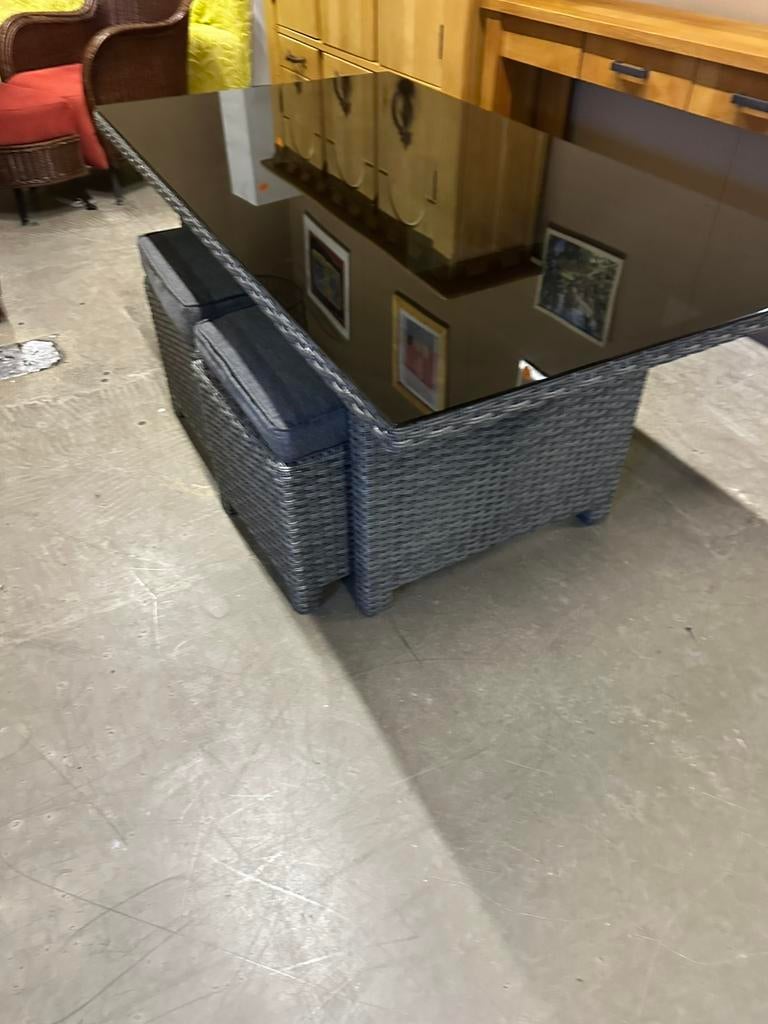 Tuintafel met 2 krukjes