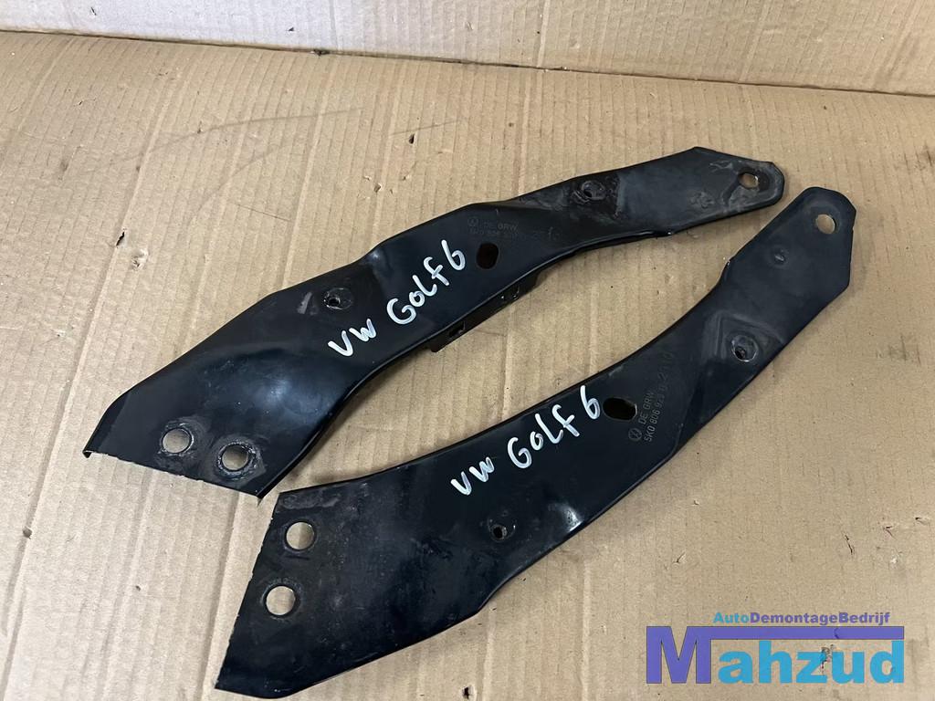 VW GOLF 6 links rechts koplamp rand plaat 2009-2014, Auto-onderdelen, Gebruikt, Volkswagen, Volkswagen AG, Berliner Ring 2
38440  Wolfsburg, DE