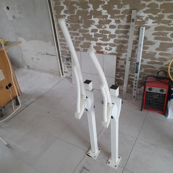 Te koop 2 toilet steunen, Diversen, Verpleegmiddelen, Zo goed als nieuw, Ophalen