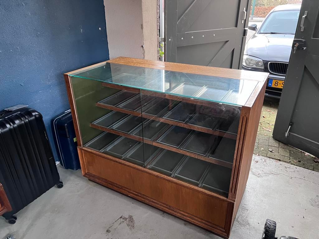 Vitrine kast jaren 70 / toonbank, Ophalen, Gebruikt, Met deur(en), 100 tot 150 cm