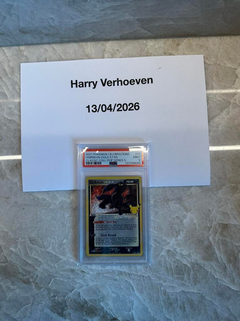 Pokemon Umbreon Celebrations 25th PSA 9, Ophalen of Verzenden, Nieuw