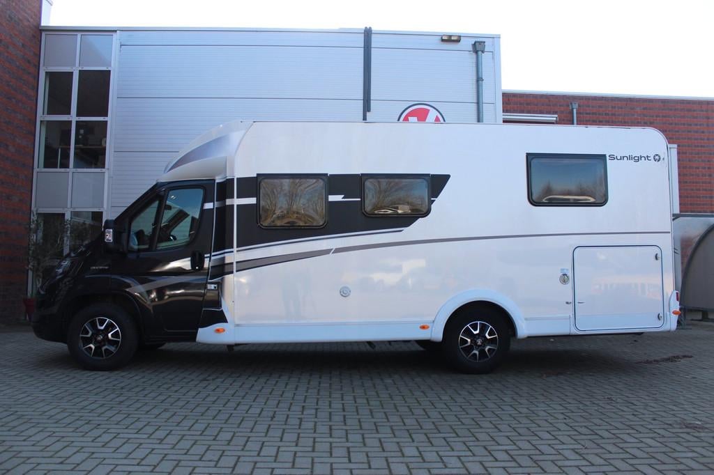 Capron T69L Sunlight T69L Adventure Dakairco/Queensbed/LMV, Caravans en Kamperen, Campers, Capron, Bedrijf, Elektrische ramen