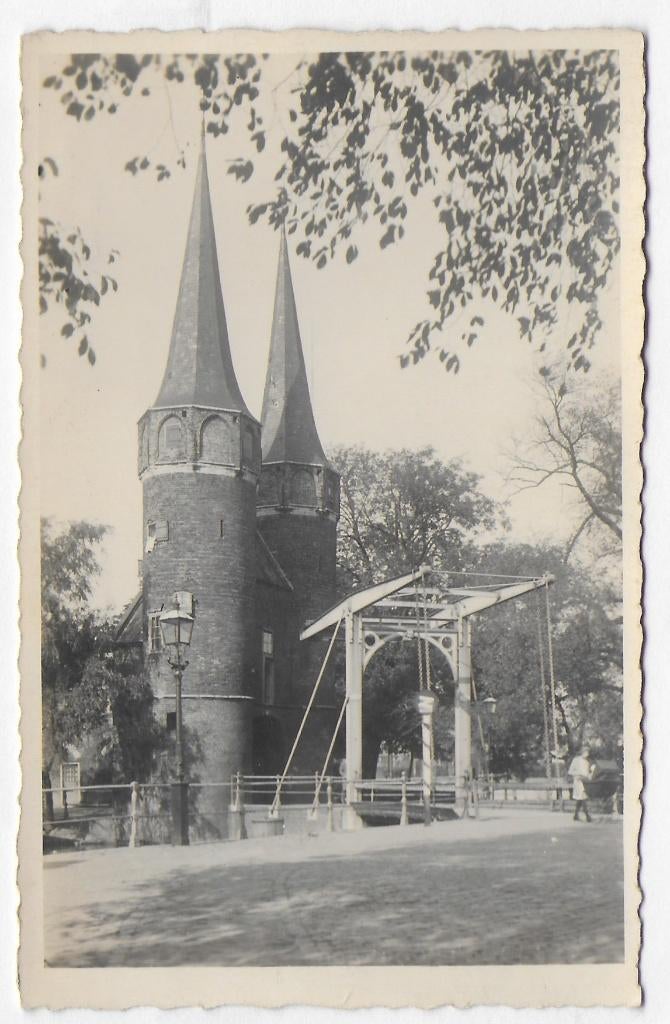 Delft Oostpoort Oude Ongelopen Ansichtkaart (B3381 ), Ophalen of Verzenden, 1940 tot 1960, Ongelopen, Zuid-Holland