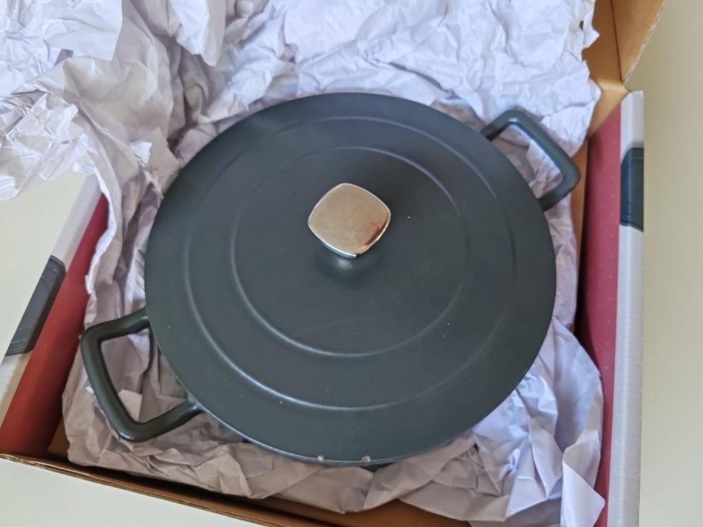 Cast iron Pan braiser smoorpan schmortopf cocotte, Ophalen, Zo goed als nieuw, Gietijzer, Koekenpan of Braadpan