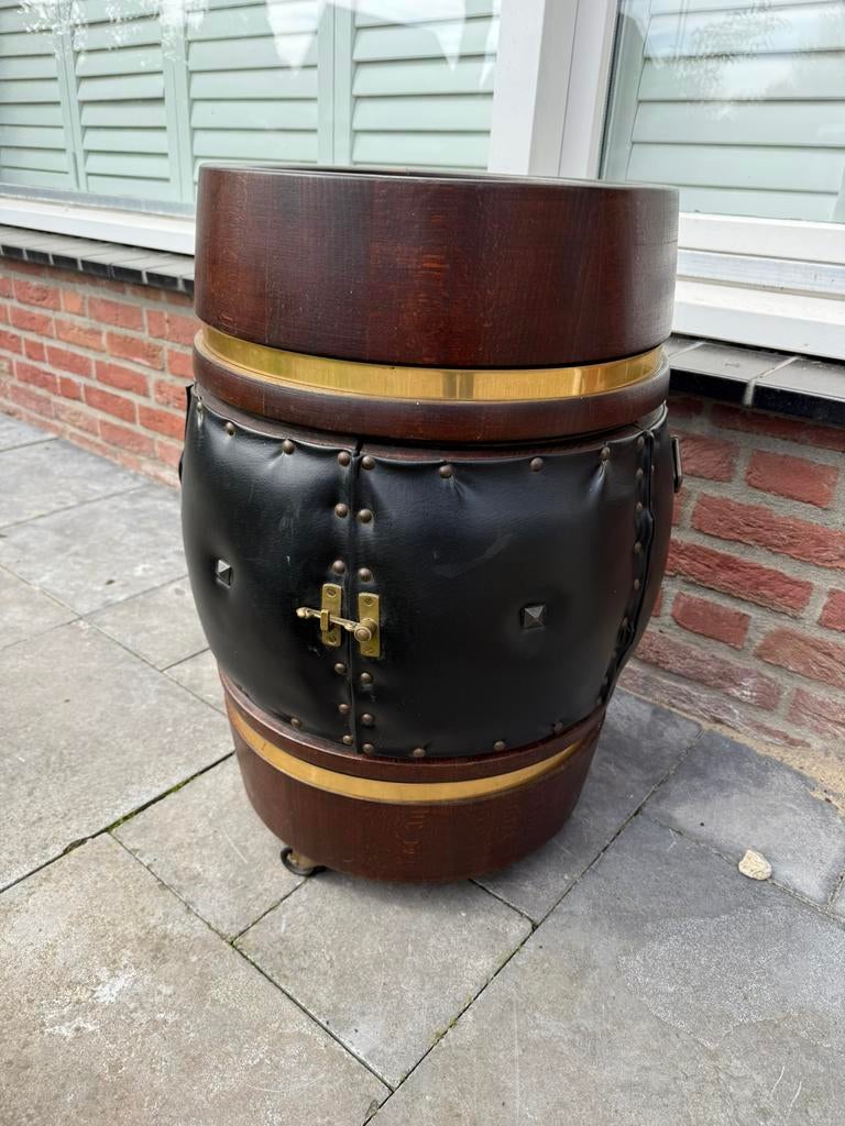 Wijnvat drankkast bar alcohol, Ophalen