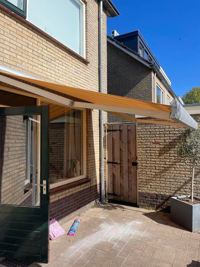 2x Elektrisch bedienbare zonneschermen (voor en achter), Ophalen, Gebruikt, Elektrisch, 150 tot 300 cm