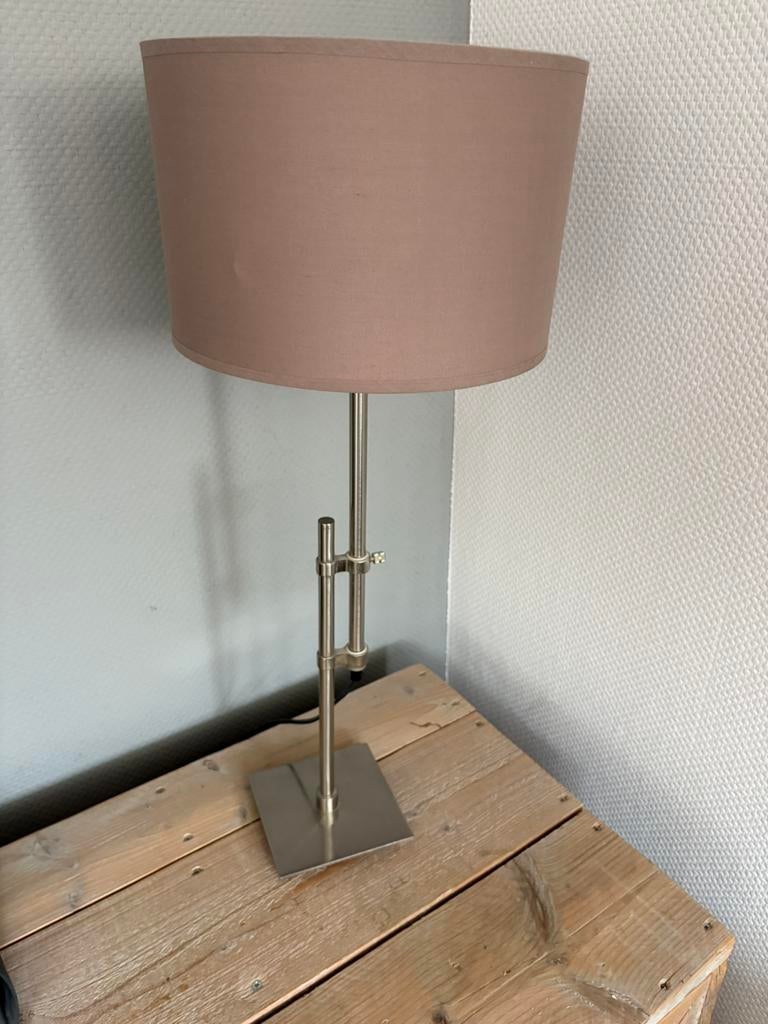 Tafellamp chroom met bruine kap, Huis en Inrichting, Ophalen, Zo goed als nieuw, Stof, Modern