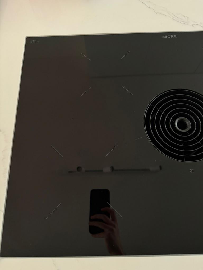 Bora kookplaat met geïntegreerde afzuiging met barst op glas, Gebruikt, Inbouw, Inductie, 4 kookzones