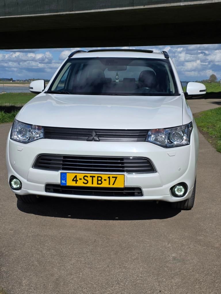 Mitsubishi Outlander PHEV Instyle | Schuifdak | ACC | APK no, Auto's, Particulier, Te koop