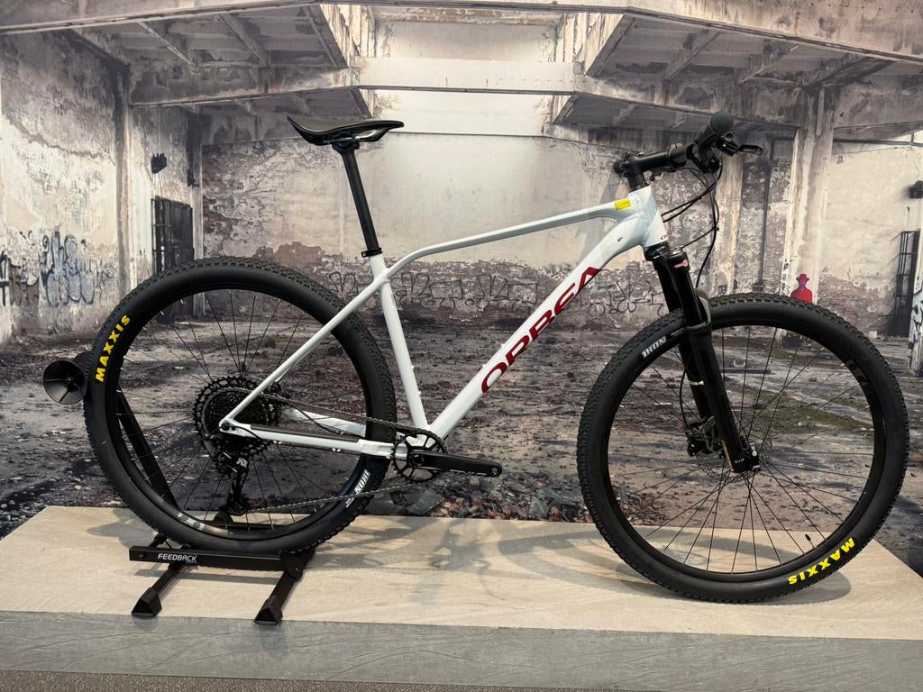 Orbea alma h10 bla roj, Fietsen en Brommers, Fietsen | Mountainbikes en ATB, O, O, O, Zo goed als nieuw