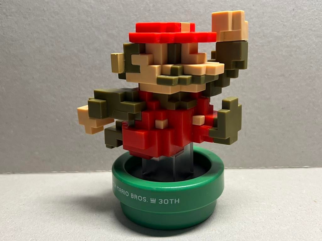 Amiibo Super Mario Bros. 30th Anniversary Mario - Classic Co, Spelcomputers en Games, Games | Nintendo Switch, Zo goed als nieuw