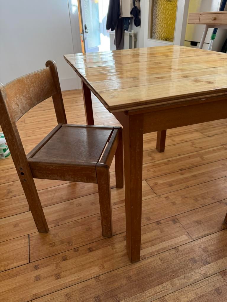 Houten Tafelte met Stoel voor Kind gratis ophalen in Heerlen, Ophalen, Gebruikt, Tafel(s) en Stoel(en)