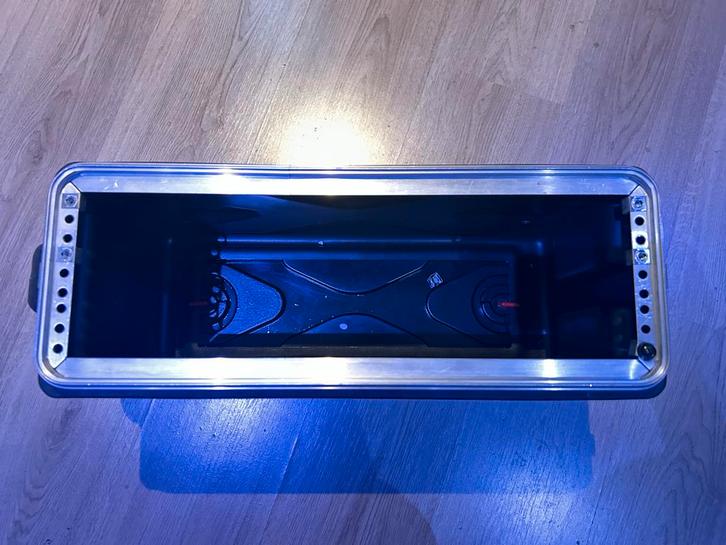 SKB Flightcase 3HE, Muziek en Instrumenten, Behuizingen en Koffers, Zo goed als nieuw, Speaker of Versterker, Flightcase, Ophalen of Verzenden