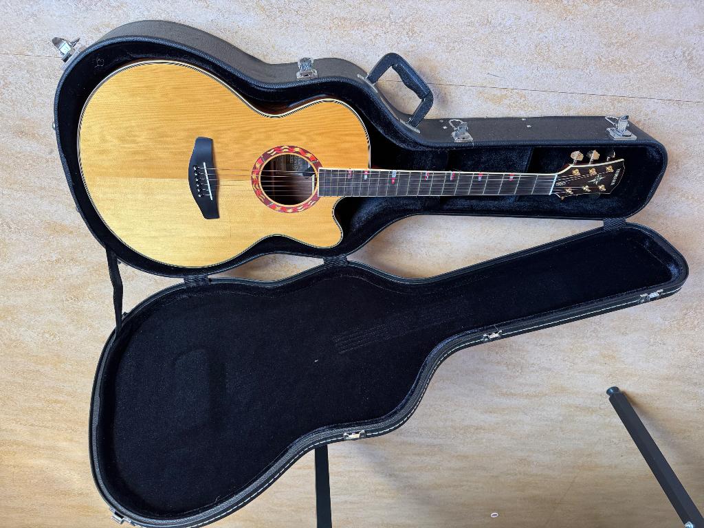 Yamaha CPX15A, Ophalen, Zo goed als nieuw, Klassieke of Spaanse gitaar, Met koffer
