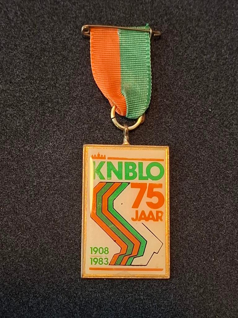 Knblo 75 jaar, Postzegels en Munten, Penningen en Medailles, Ophalen of Verzenden, Overige materialen