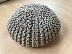 Poef Gebreid 50 bij 20 cm grijs, Huis en Inrichting, Banken | Voetenbanken en Poefen, Minder dan 50 cm, Rond, Minder dan 50 cm