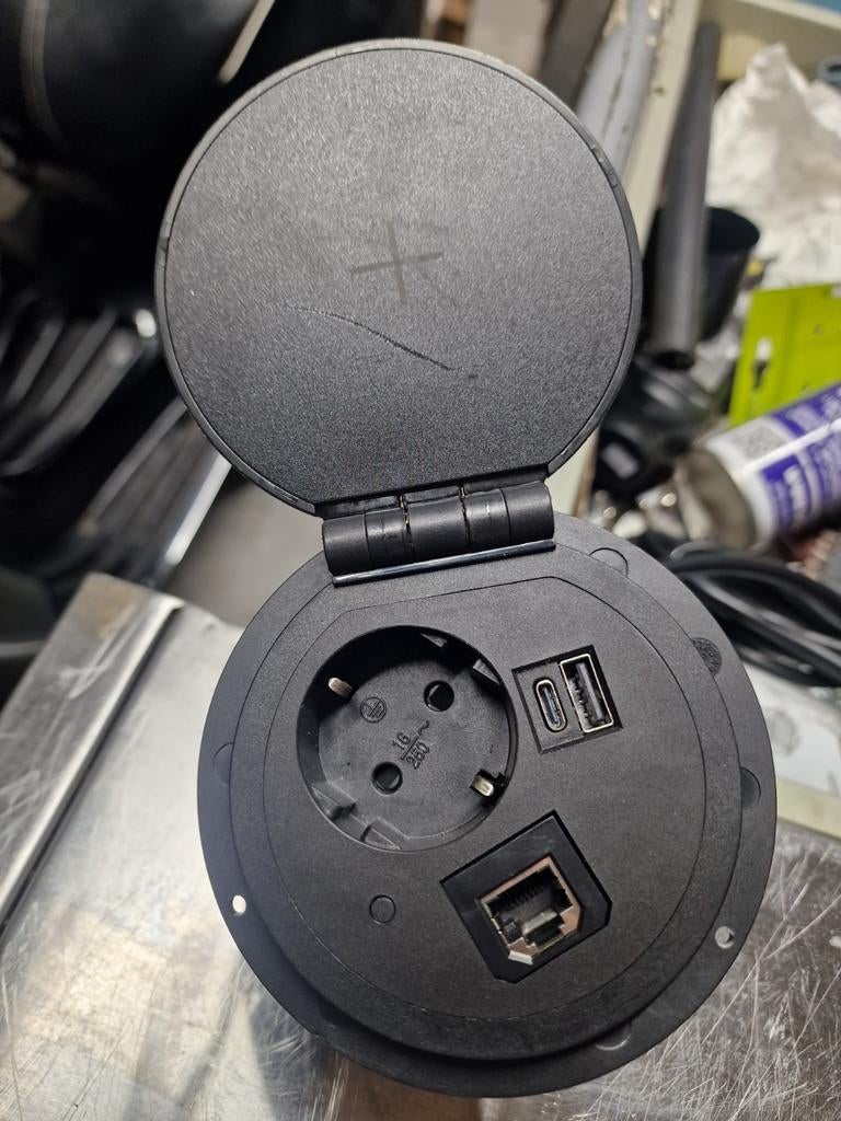 Inbouw Stopcontact met USB-C en Ethernet, Ophalen of Verzenden, Gebruikt, Stopcontact