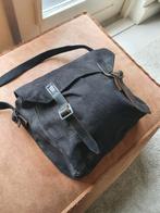 Nederlandse m33/38 helm met tas, Verzamelen, Ophalen of Verzenden, Overige soorten, Nederland, Helm of Baret