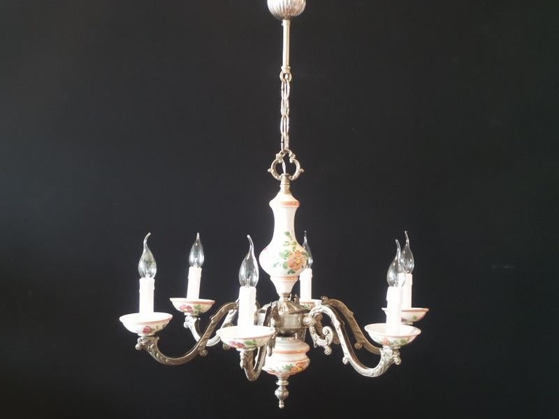 Klassieke italiaanse kroonluchter met porseleinen schalen, Ophalen, Gebruikt