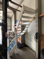 Houten trap met blauwe lopers, Ophalen, Gebruikt, Trap, 2 tot 4 meter