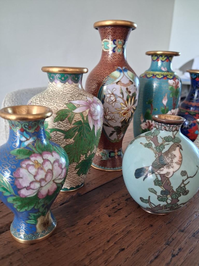 Cloisonne vaasjes, Ophalen