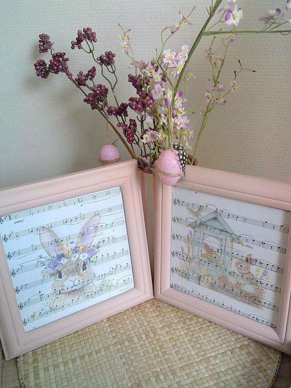 2x oudroze lijstjes met konijntjes op muziekpapier, Diversen, Pasen, Zo goed als nieuw, Ophalen of Verzenden