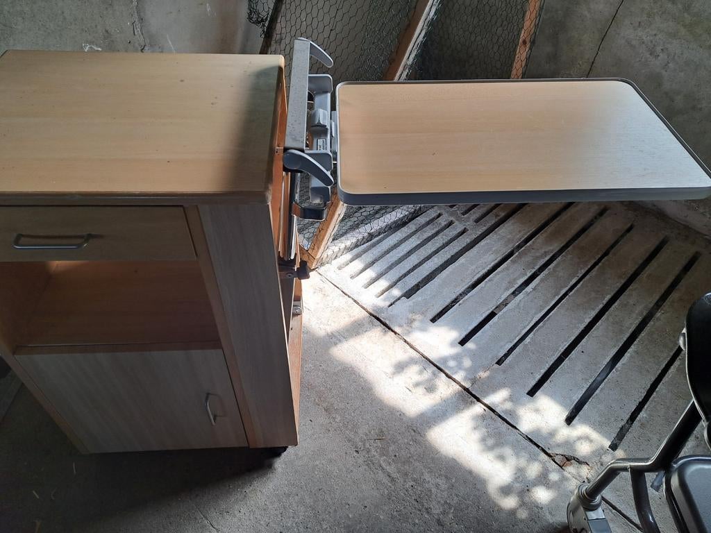Ziekenhuis nachtkastje, Ophalen, Gebruikt, Kunststof, Overige typen