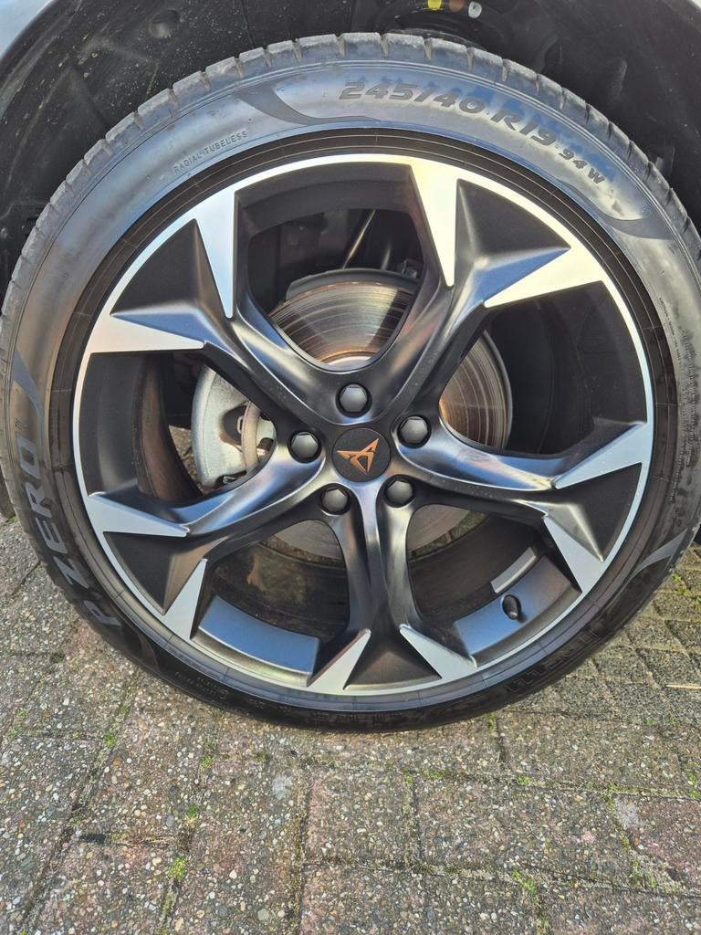 Cupra Formentor 19 inch velgen met Pirelli P Zero banden, Auto-onderdelen, Banden en Velgen, 245 mm, Zomerbanden, Ophalen, 19 inch