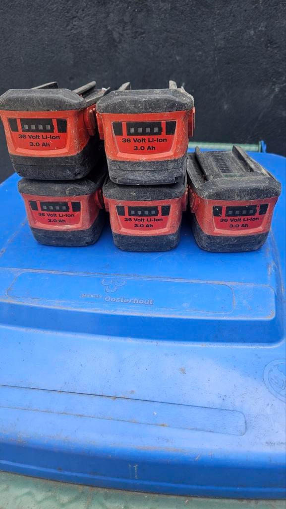 Hilti 36 Volt Li-Ion 3.0 Ah accu's defect, Ophalen of Verzenden