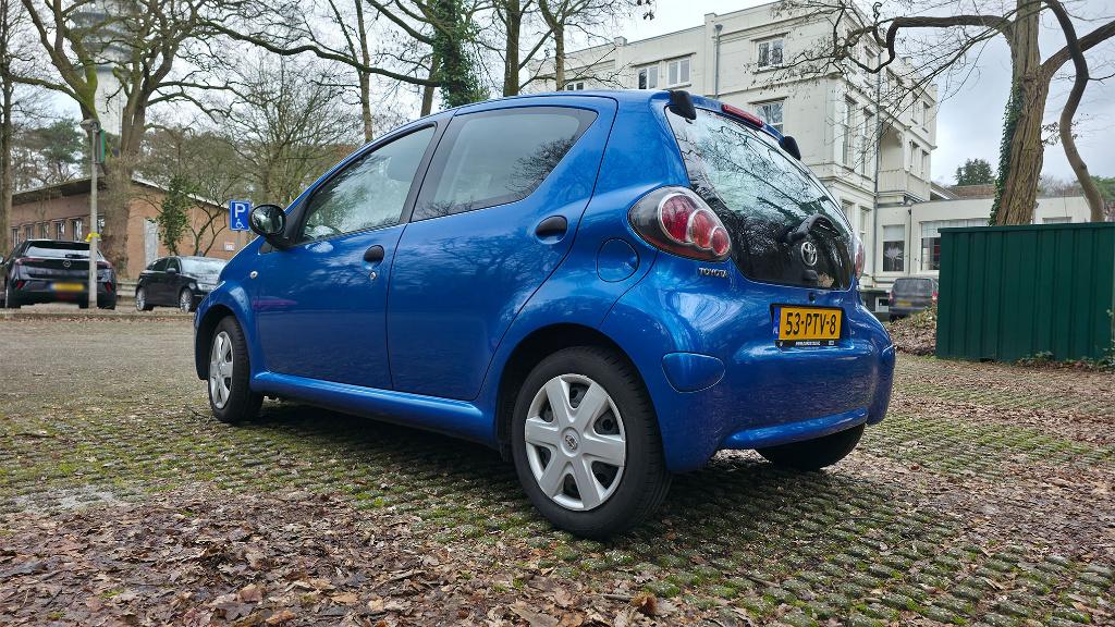 Toyota Aygo 1.0 12V Vvt-i 5DRS 2011 Blauw, Voorwielaandrijving, Euro 5, Stof, 68 pk