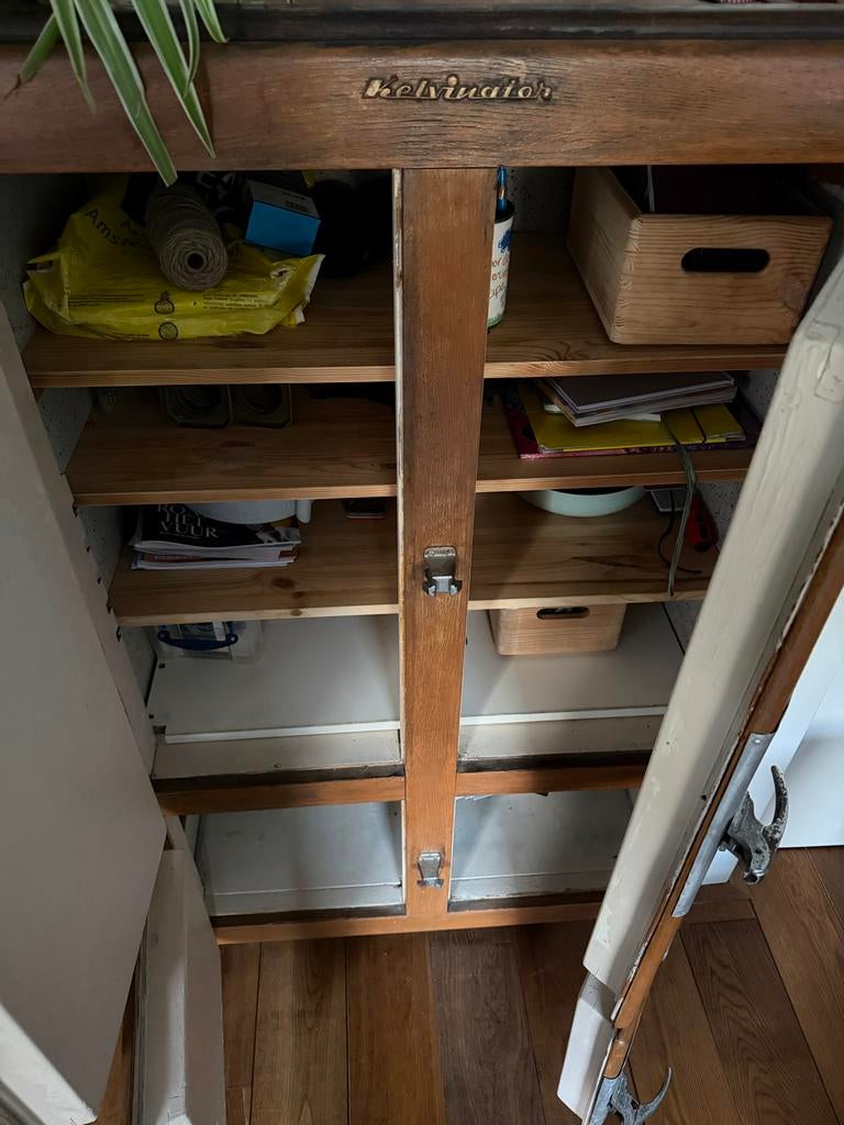 Vintage Kelvinator koelkast omgebouwd tot kast, Ophalen