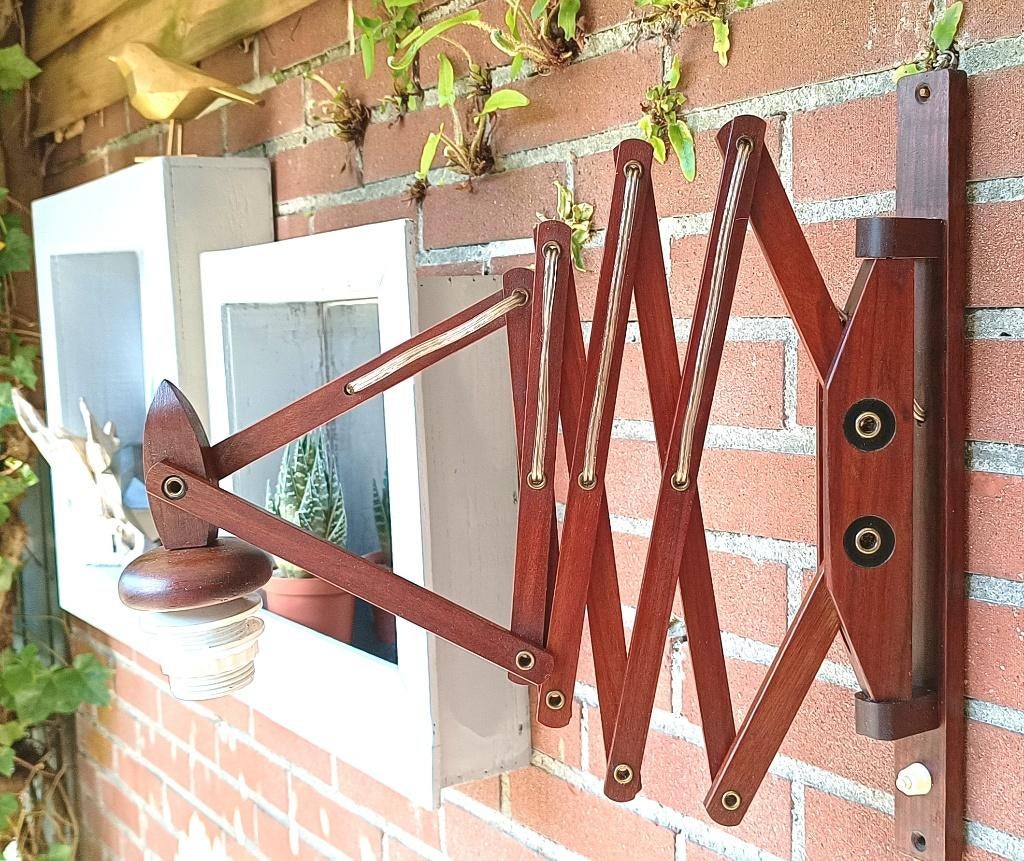 mahonie houten schaarlamp - treklamp - harmonica wandlamp, Ophalen of Verzenden, Gebruikt, Overige materialen, Vintage design  - sixties  - teak - retro  - klassiek