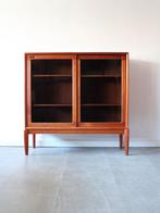 Vintage vitrinekast door Henry Walter Klein voor Bramin, Ophalen, Met deur(en), 100 tot 150 cm, 100 tot 150 cm