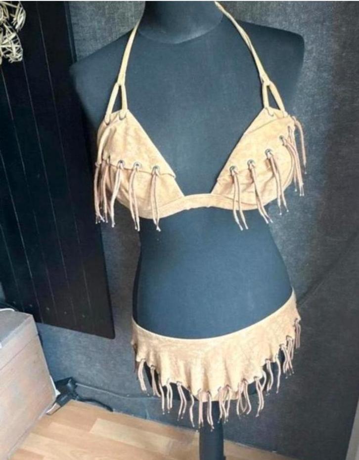 Nicole Olivier mooie beige suedelook fringe bikini mt 42D, Kleding | Dames, Badmode en Zwemkleding, Zo goed als nieuw, Bikini