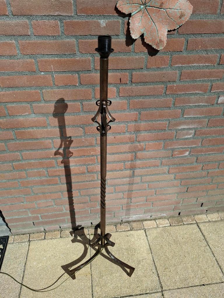 Staande lamp smeedijzer, Ophalen, Gebruikt, Metaal, 150 tot 200 cm